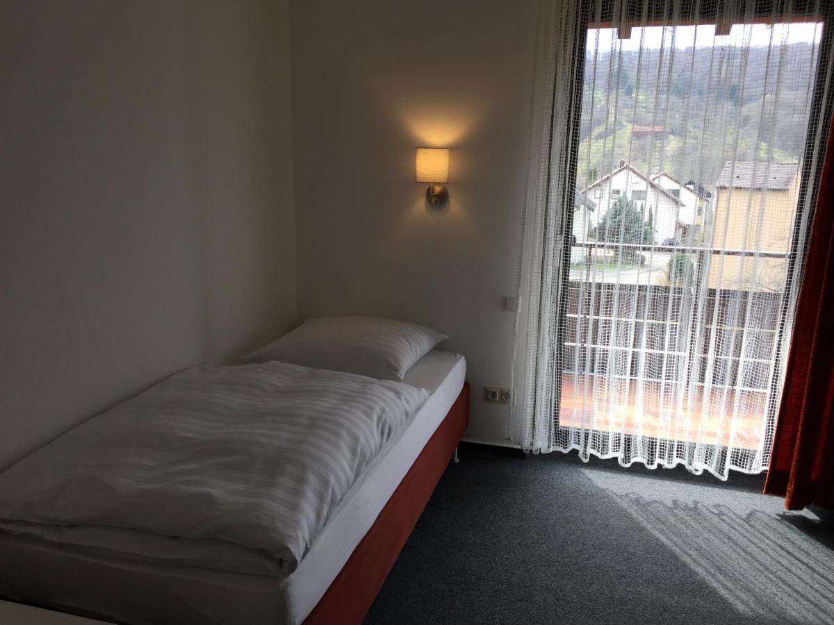 Gaestehaus Faessle Weinstadt Bagian luar foto