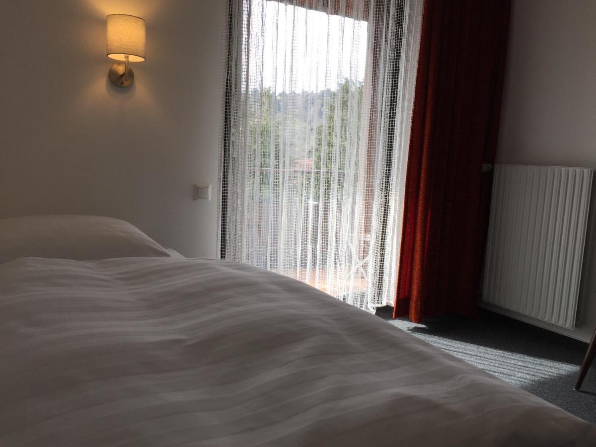 Gaestehaus Faessle Weinstadt Bagian luar foto