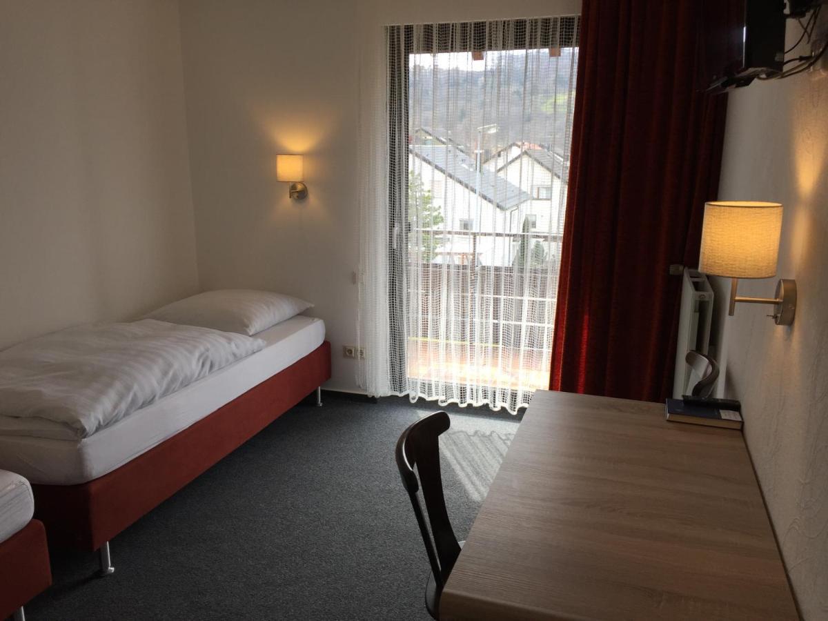 Gaestehaus Faessle Weinstadt Bagian luar foto
