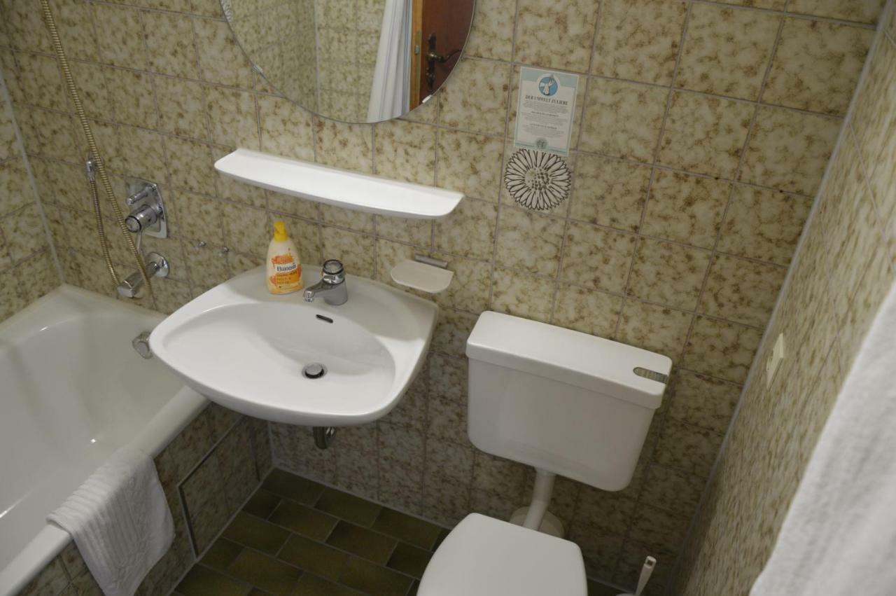Gaestehaus Faessle Weinstadt Bagian luar foto